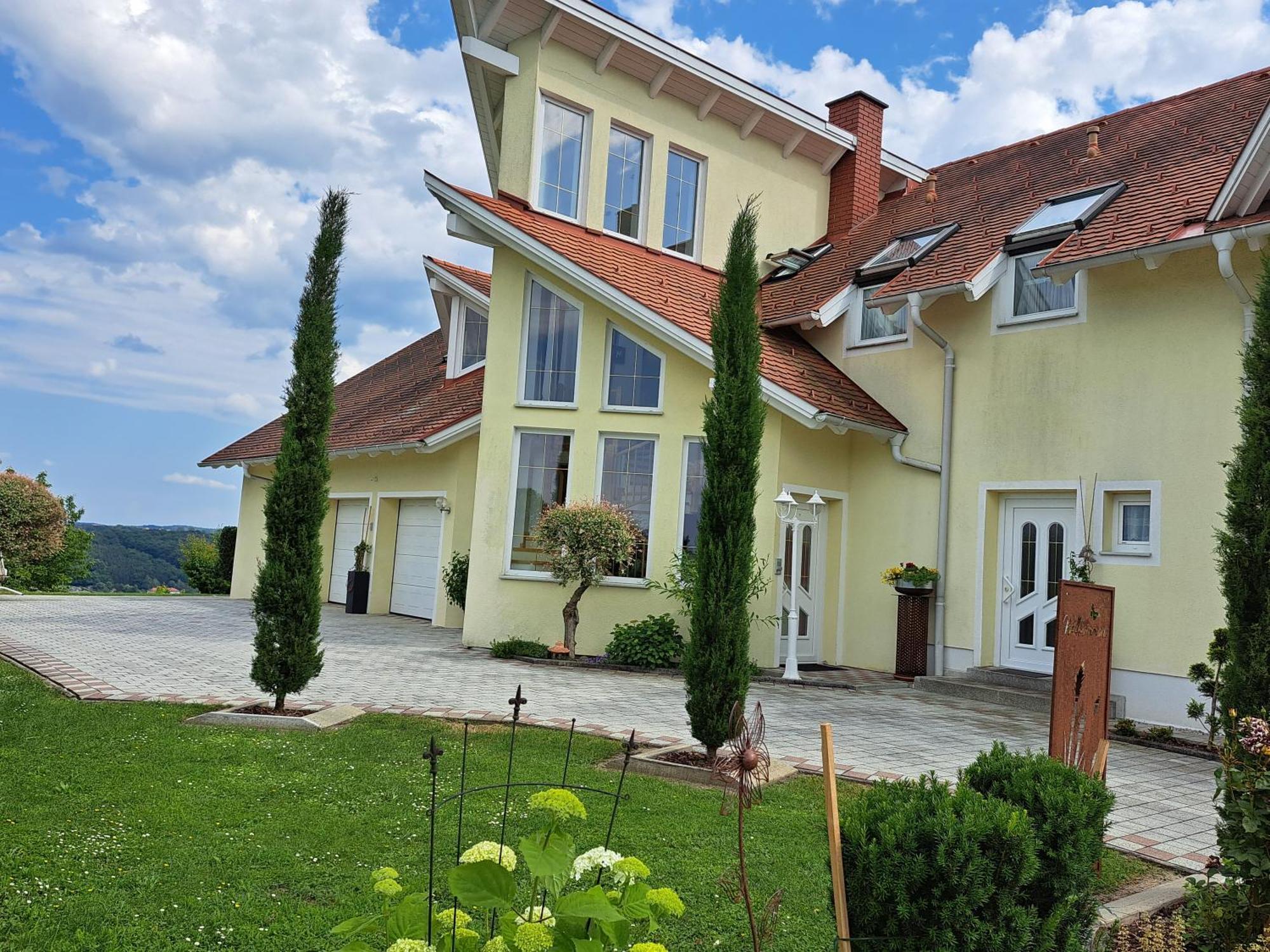 Appartement Schober Kukmirn Buitenkant foto